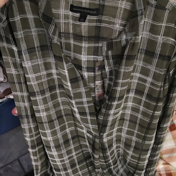 Lightweight Green Plaid Top by Banana Republic that’s sheer - Picture 7 of 7